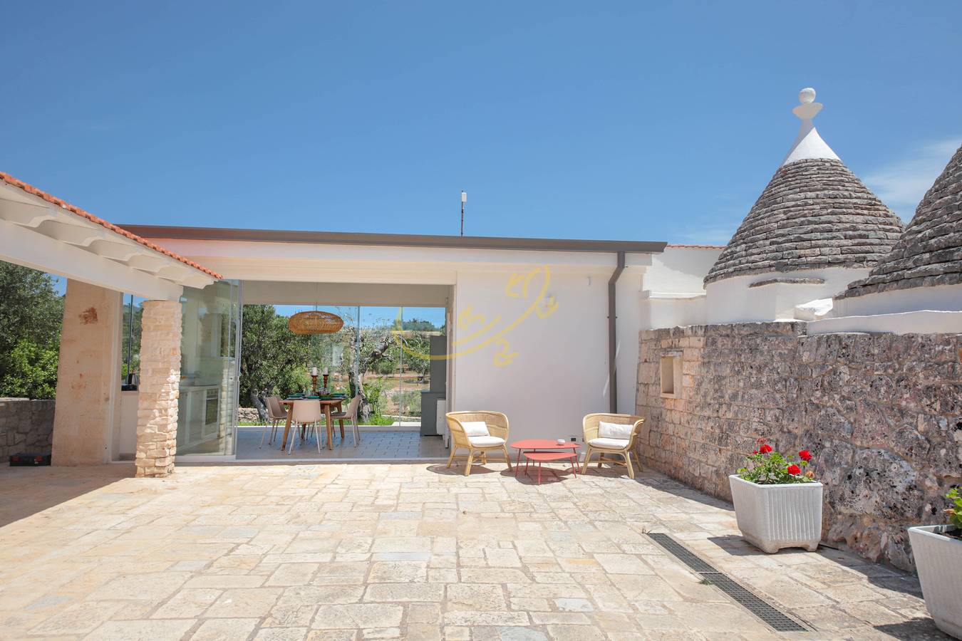 Td Trulli Benedetta w/ Pool in Peaceful Nature in Castellana Grotte, Provincia di Bari