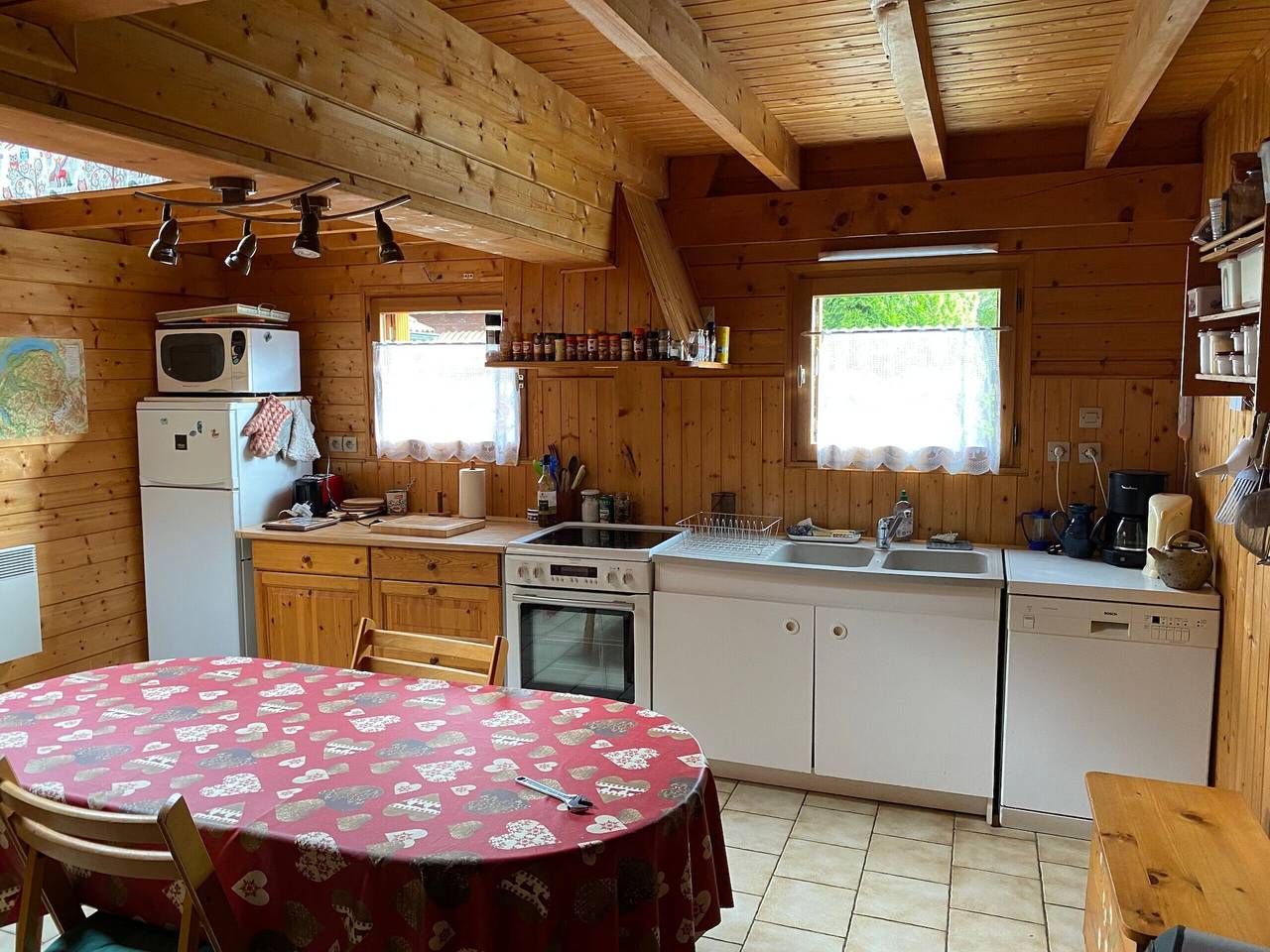 Chalet « 8p Simple - La Hulotte » : Vue Montagne, Terrasse Privée et Wi-Fi in Verchaix, Région de Bonneville