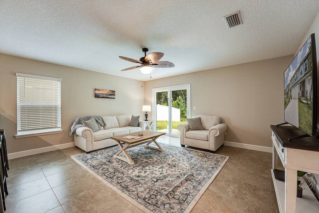 Spacious Orange Park Townhome |Main Level King Suite |Dogs Ok |Garage Parking |Open Concept |Cable in Clay County (FL)