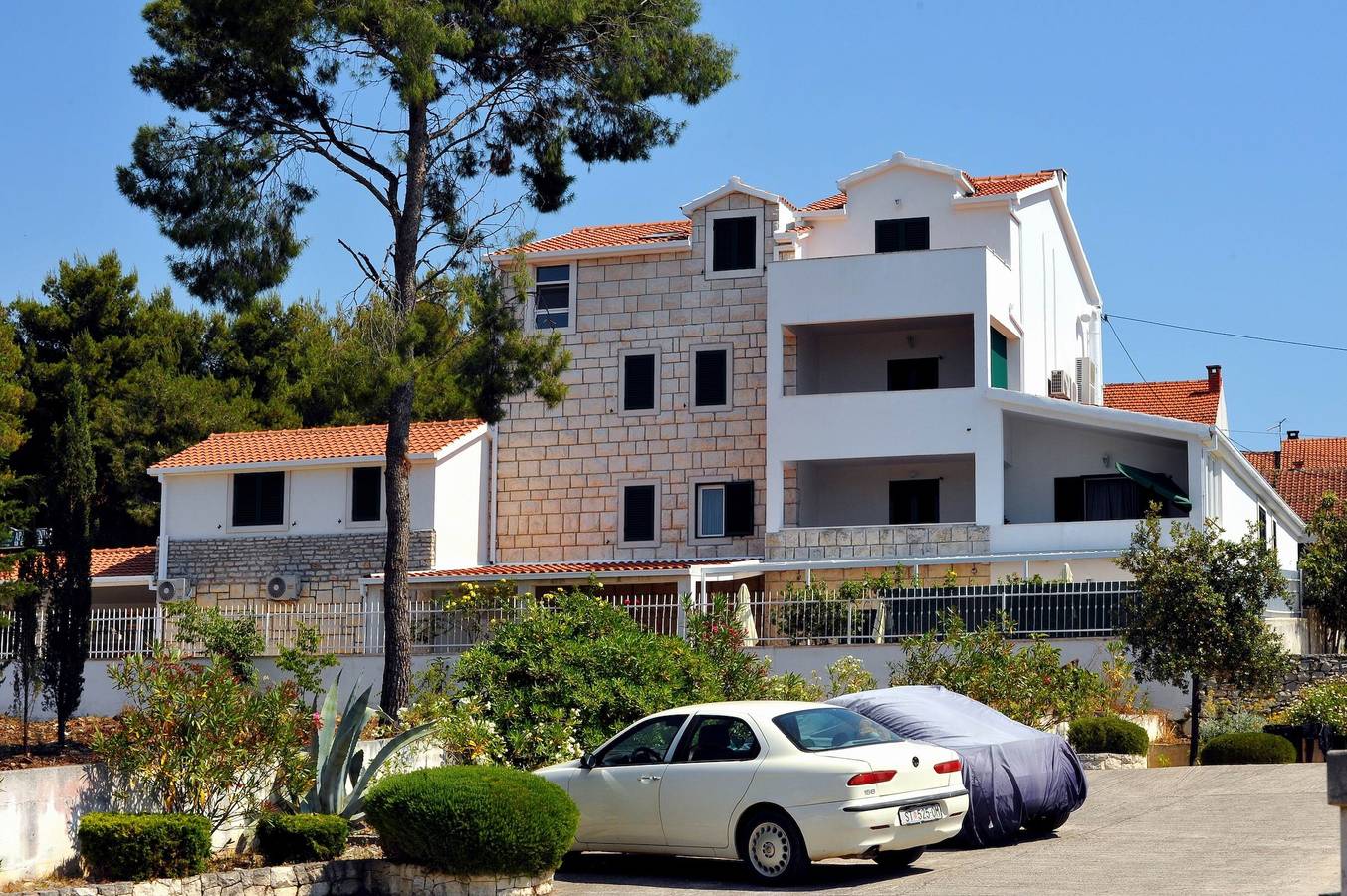 Ganze Wohnung, Studio Appartement mit Terrasse Sutivan, Brac As-16846-b in Sutivan, Brac