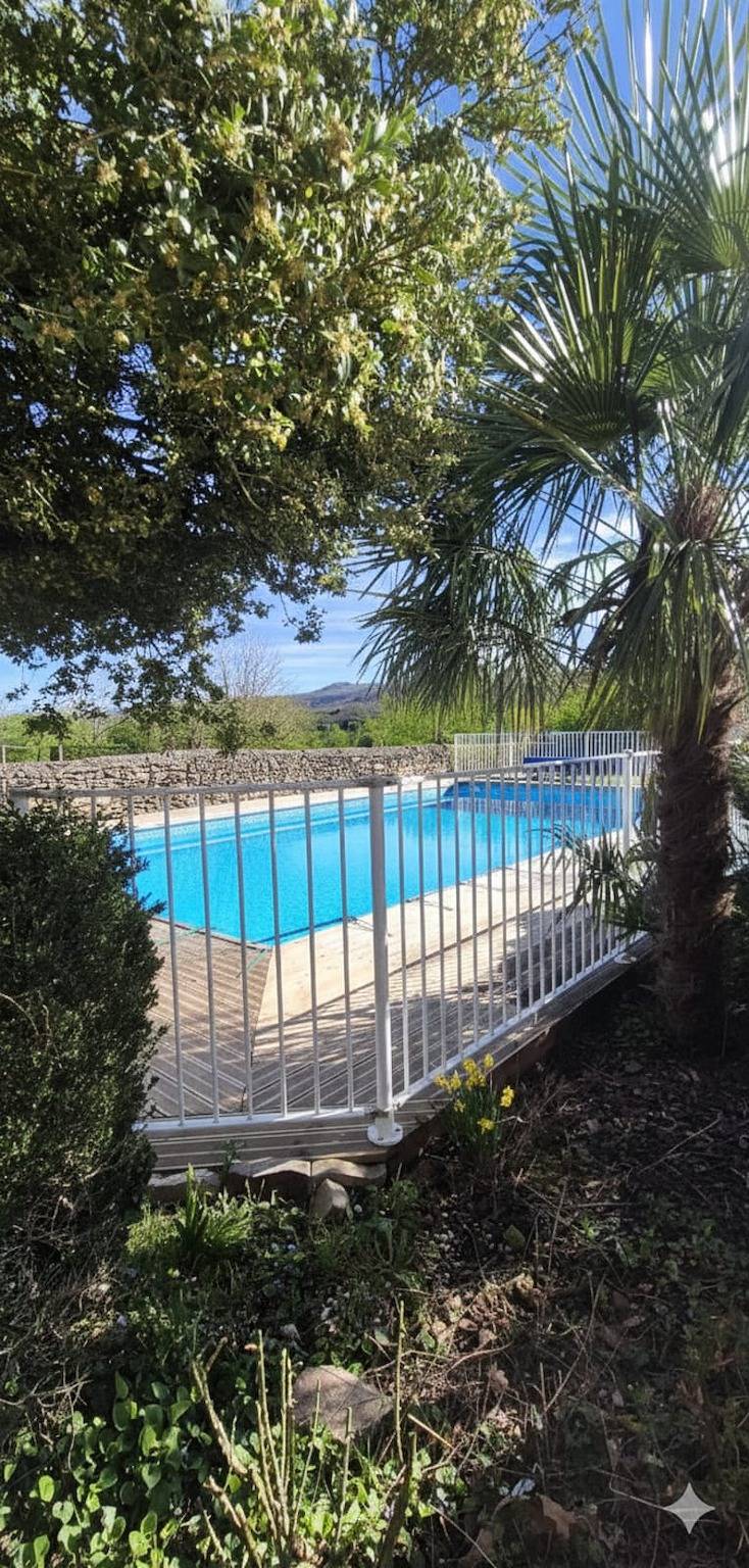 Le Four à pain, piscine, 4 chambres in Saint-Jean-Lespinasse, Lot