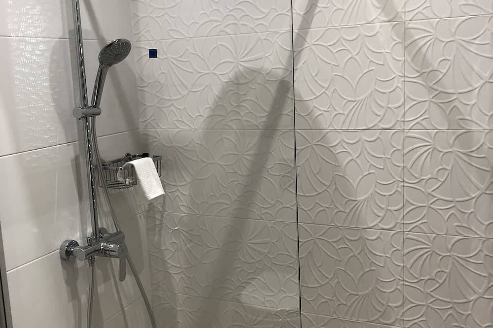 Ruhig gelegenes 4-Personen Ferienhaus mit Garten, Dachterasse mit Meerblick in Bonaire, Alcúdia