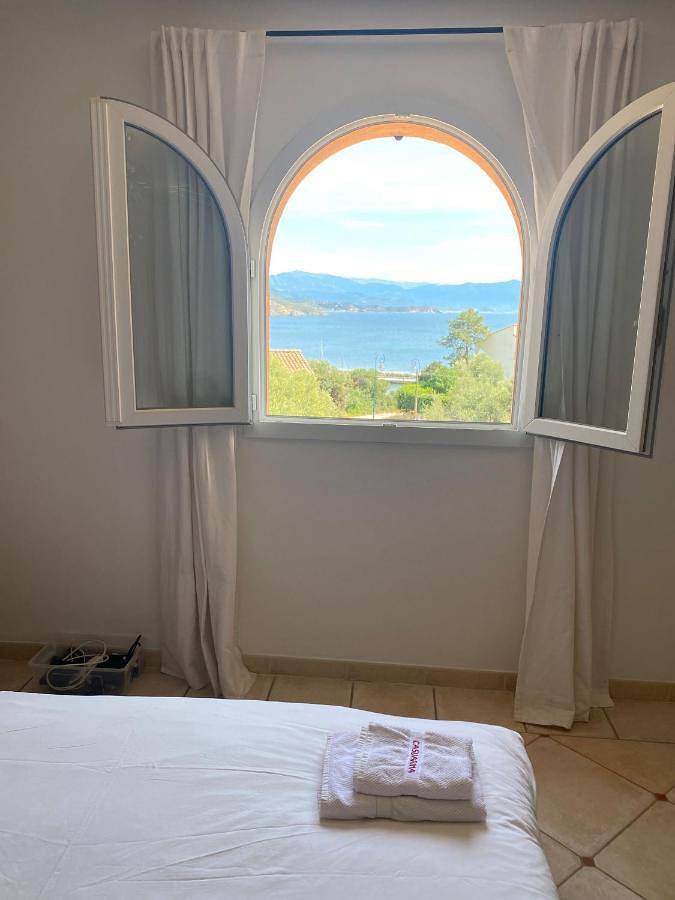 Location de vacances pour 7 personnes, avec jardin et vue, animaux acceptés dans Office de Tourisme de Cargese - 2