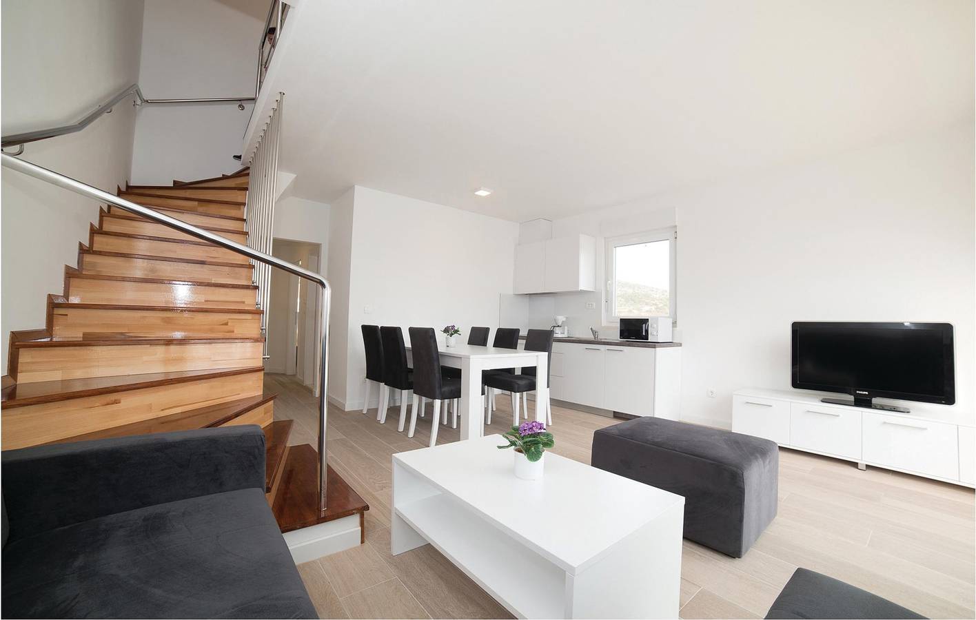 Entire holiday apartment, Holiday apartment for 6 people with garden in Trogir, Split-Dalmatia