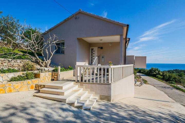Villa pour 5 personnes, avec balcon et vue dans Vis - 4
