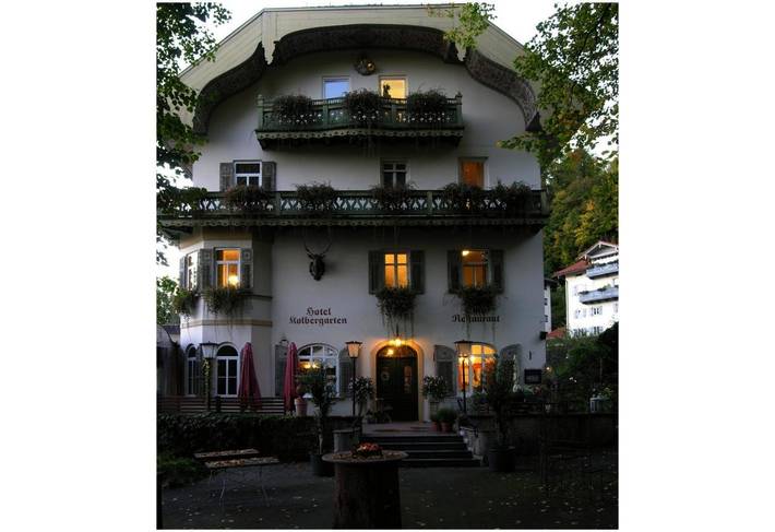 Hotel, mit Balkon und Ausblick