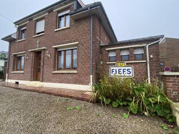 Gîte pour 12 personnes, avec jardin et terrasse, animaux acceptés à Fief