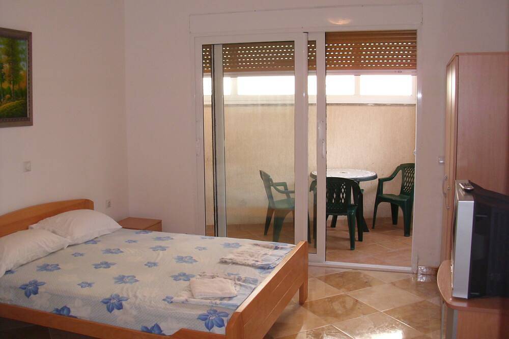 Economy triple studio no balcony in Ulcinj, Opština Ulcinj