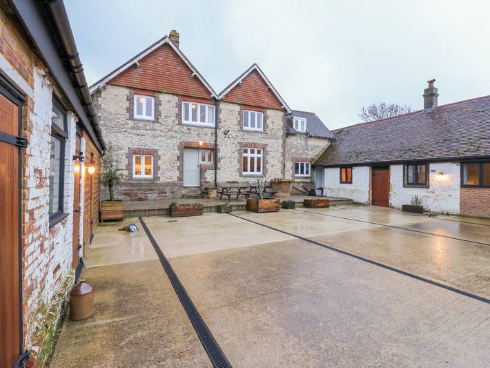 Cottage for 12 people, with garden, with pets in Buckinghamshire