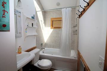 Vacation House for 8 Guests in Wellfleet, Cape Cod, Picture 2