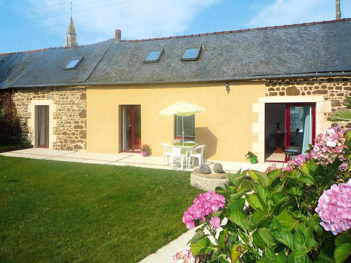 Country House near Binic Beaches in Tréguidel, Côte de Goëlo
