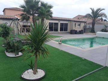 Cottage pour 4 personnes, avec terrasse ainsi que jardin et piscine à Montady