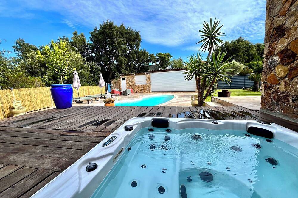Maison avec piscine chauffée et jacuzzi in Tallone, Arrondissement de Corte