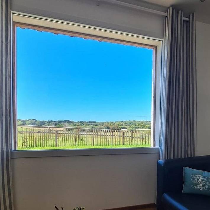 Location de vacances pour 4 personnes, avec terrasse ainsi que vue et jardin à Plougoulm - 4