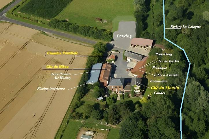 Gîte pour 15 personnes, avec jardin ainsi que sauna et terrasse à Buire-Courcelles