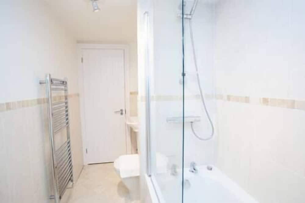 Entire apartment, Comfortable Swindon 1 bedroom Town Centre Apartment, Free Parking in Swindon, North Wessex Downs