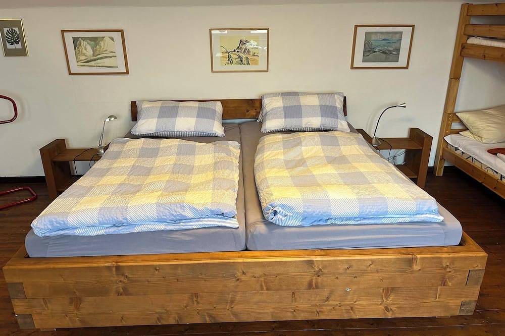 Ferienhaus Panoramablick Vulkaneifel: Sauna, Hottub, unter der Burg Olbrück in Niederdürenbach, Osteifel