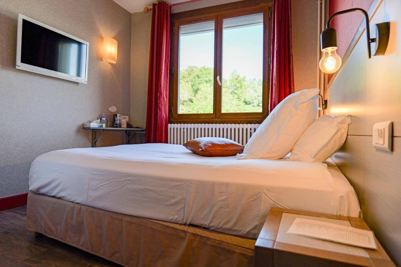 Le Relais de Vellinus - Contact Hôtels in Beaulieu-sur-Dordogne, Région de Brive-la-Gaillarde