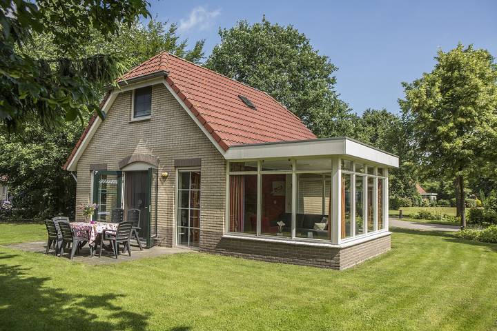Ferienhaus für 6 Personen, mit Balkon/Terrasse und Terrasse sowie Garten in Hoge Hexel