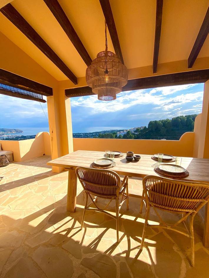 Casa de vacaciones 'La Bohéme' con vistas al mar, piscina compartida y Wi-Fi in Benimeit, Teulada