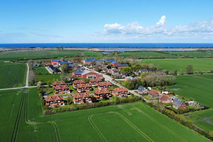 Ferienwohnung für 4 Personen, mit Garten und Terrasse, mit Haustier in Wenkendorf