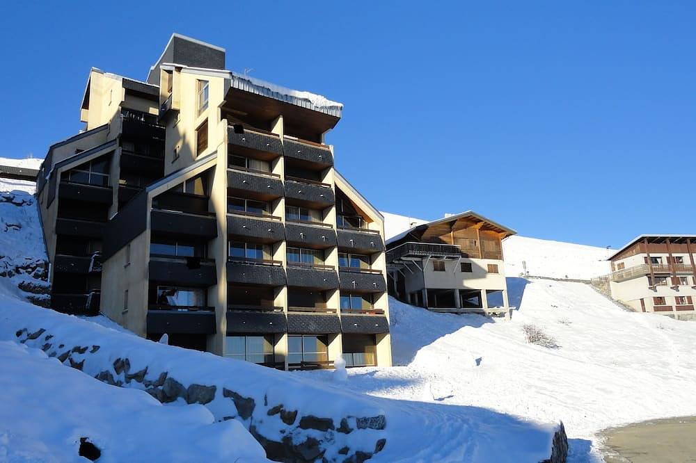 Apartamento entero, Beau Estudio (27 m2) Pla Adet, 100 metros de esquí, clasificado 2 * 4 personas in Vignec, Parque nacional de los Pirineos