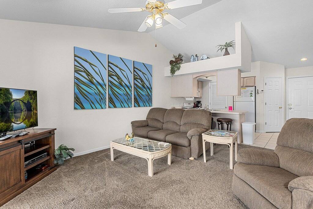 Ganze Wohnung, Lighthouse Landing 5-403 - Waterfront Condo with Screened Deck! in Lake Ozark, Lake of the Ozarks