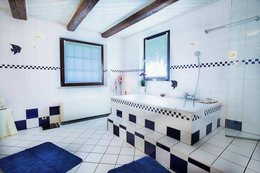 Ferienhaus, 160qm, 3 Schlafzimmer, max. 12 Personen in Rheinau, Mittlerer Schwarzwald