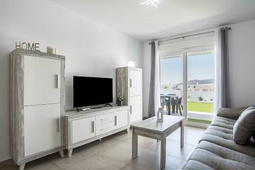 Vacation Rental for 4 Guests in Atlanterra, Tarifa, Picture 2