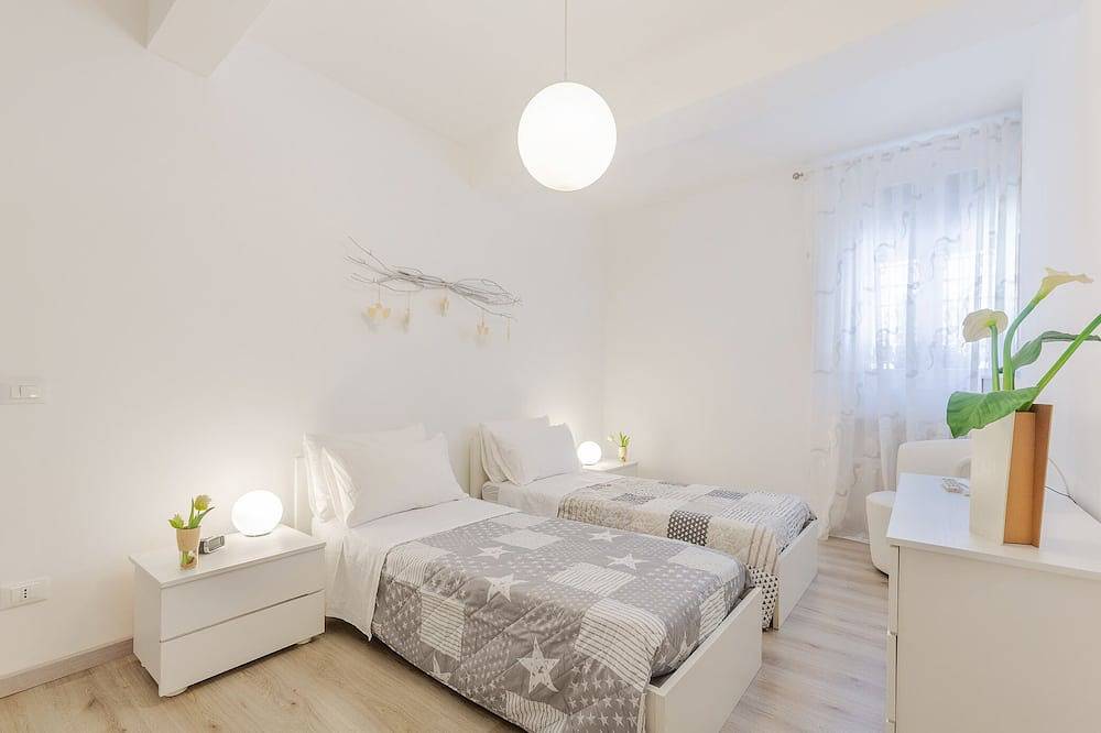 Entire apartment, An oasis of peace city center, garden, free private parking & bikes in Ferrara, Ferrara Province