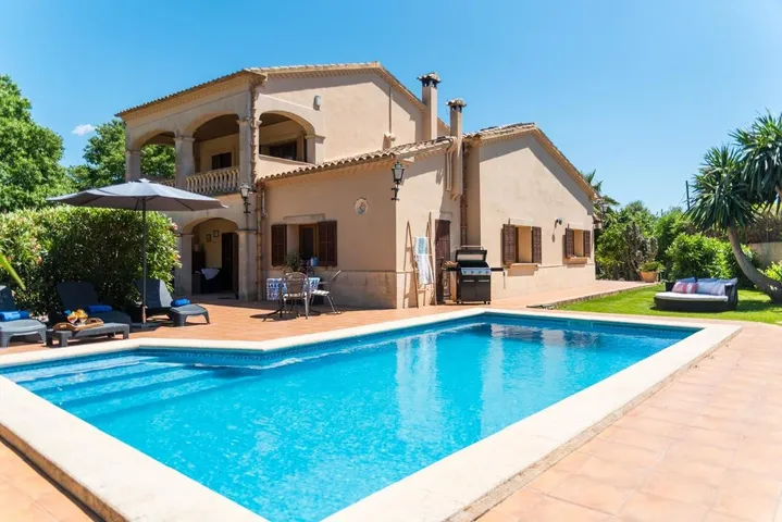 Villa für 8 Personen, mit Garten und Pool sowie Ausblick - 1