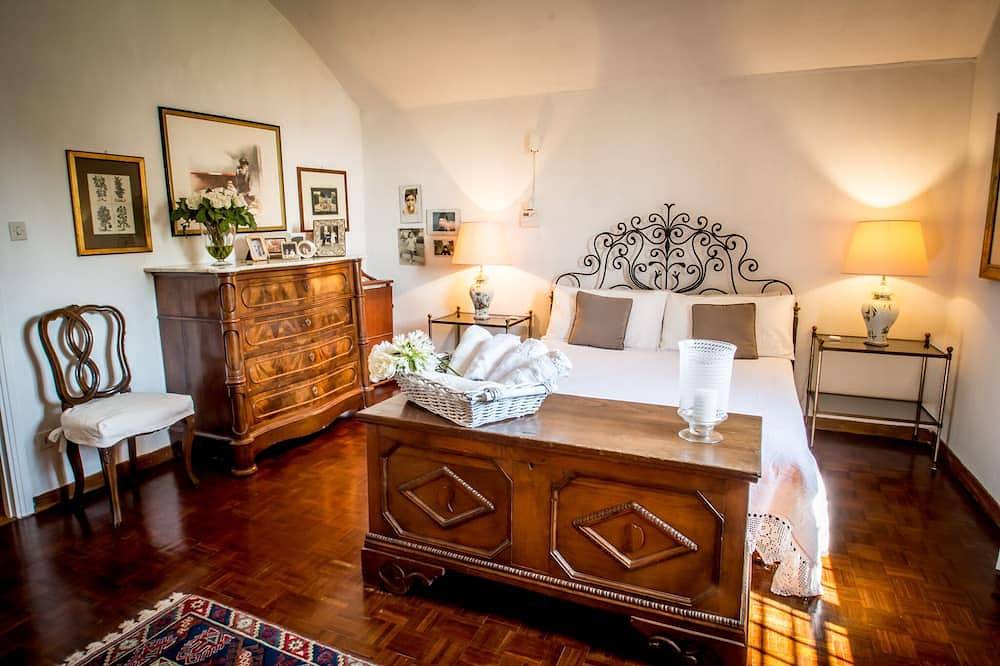 Erstaunlich Lage direkt am Strand, direkter Zugang zum See, Privatstrand, in der Nähe von Rom in Bracciano, Braccianosee