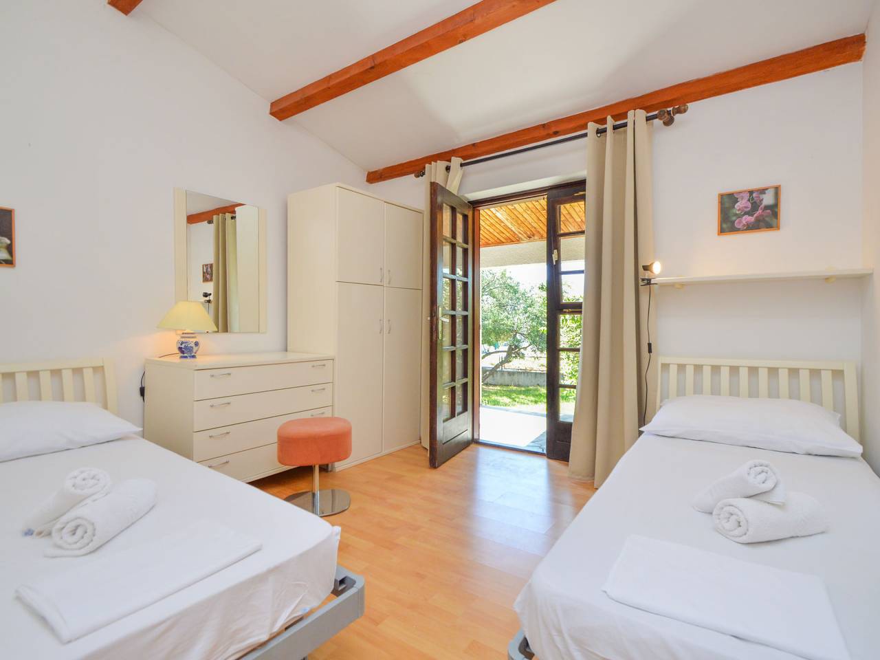 Karmela in Vodice, Šibenik-Knin