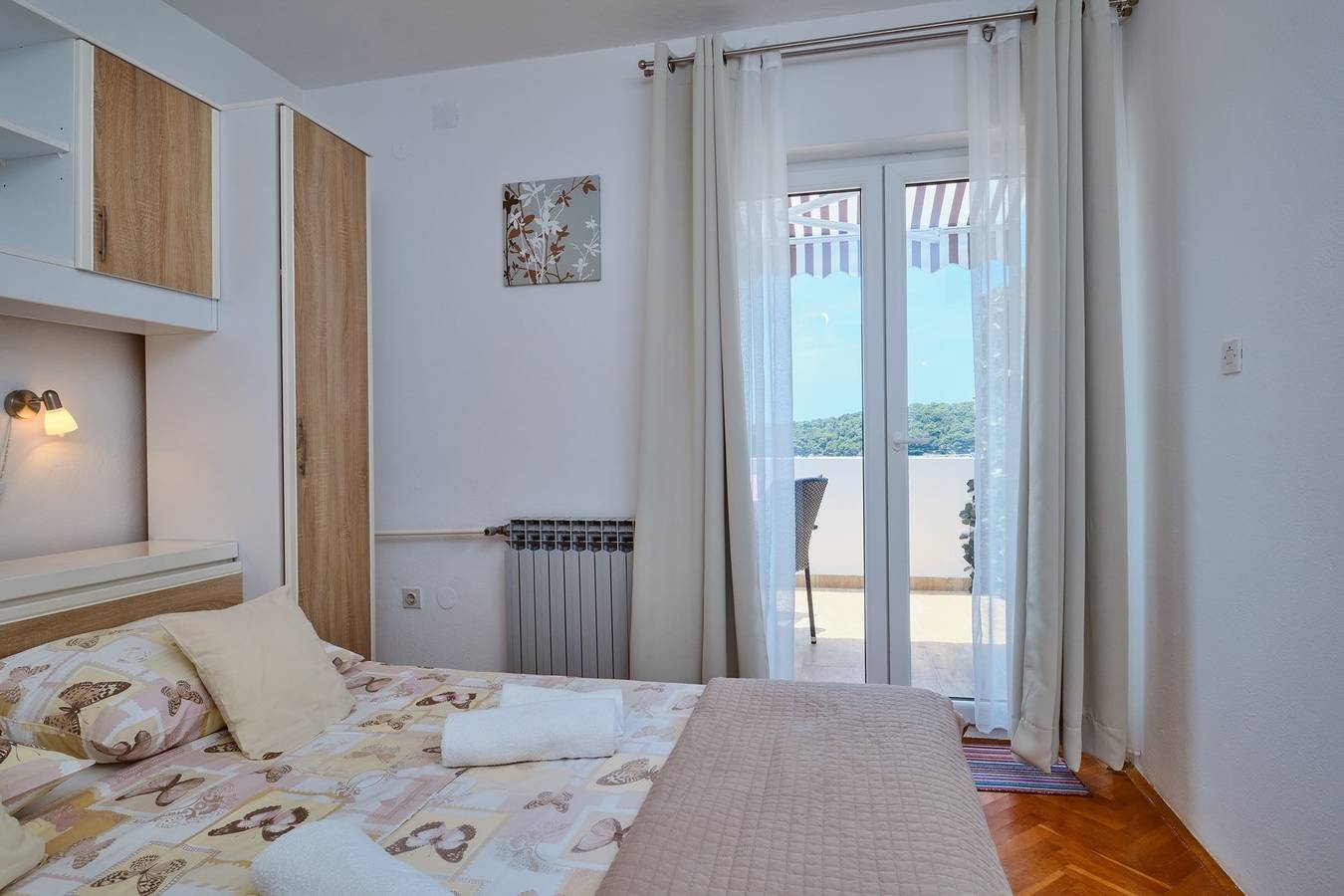 Ganze Wohnung, Apartment Ruzica 2 befindet sich 330 m vom Meer entfernt, in der Gegend von Malin, auf Mali Lošinj, in der Nähe des Stadtzentrums. in Mali Lošinj, Lošinj