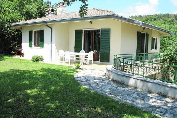 Villa für 8 Personen in Torri del Benaco