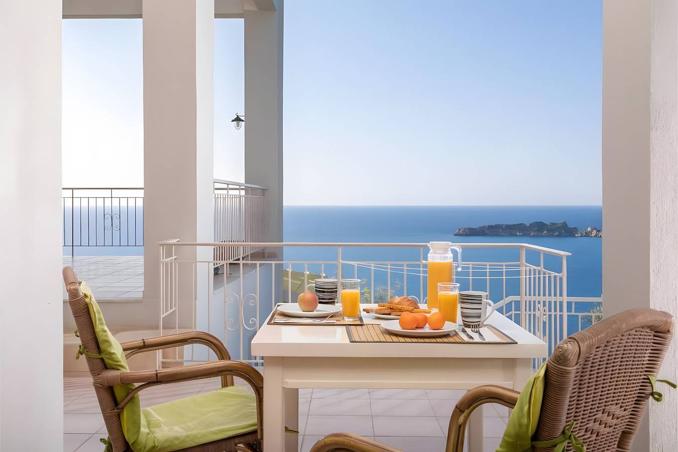 Studio 'Single Room' with Sea View, Wi-Fi and Air Conditioning in Corfu