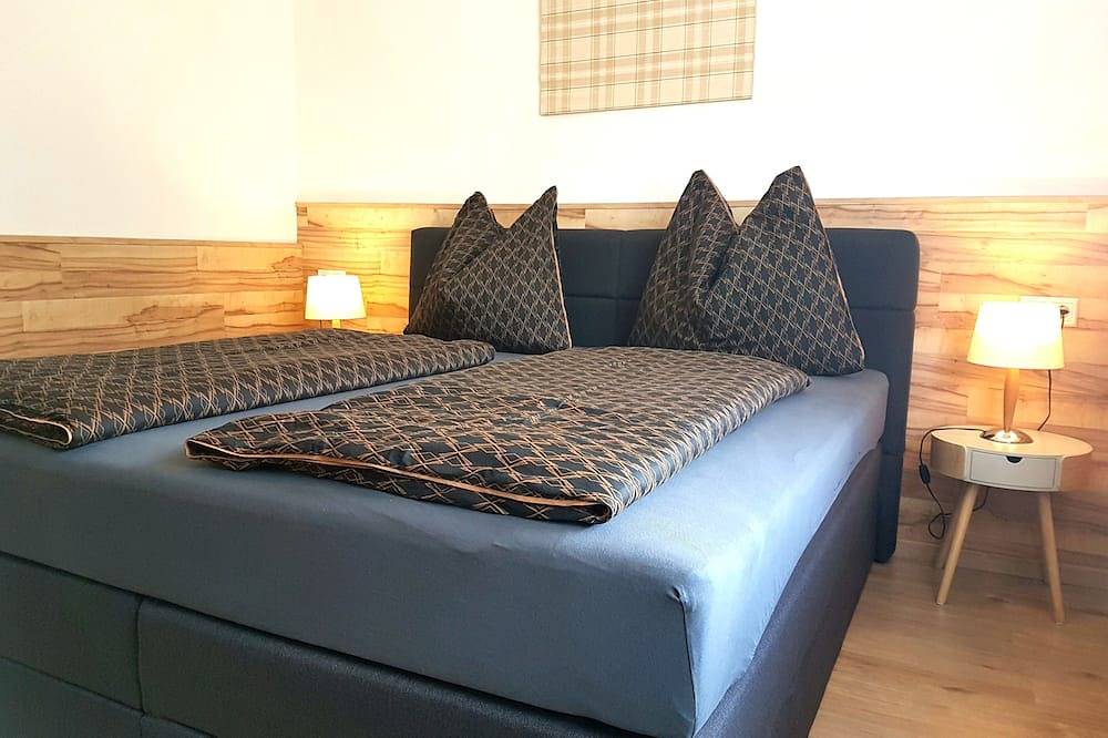 Geräumige schöne Ferienwohnung mit Balkon, Kamin & Sauna für 6 bis 12 Personen ! in Flattach, Bezirk Spittal an der Drau