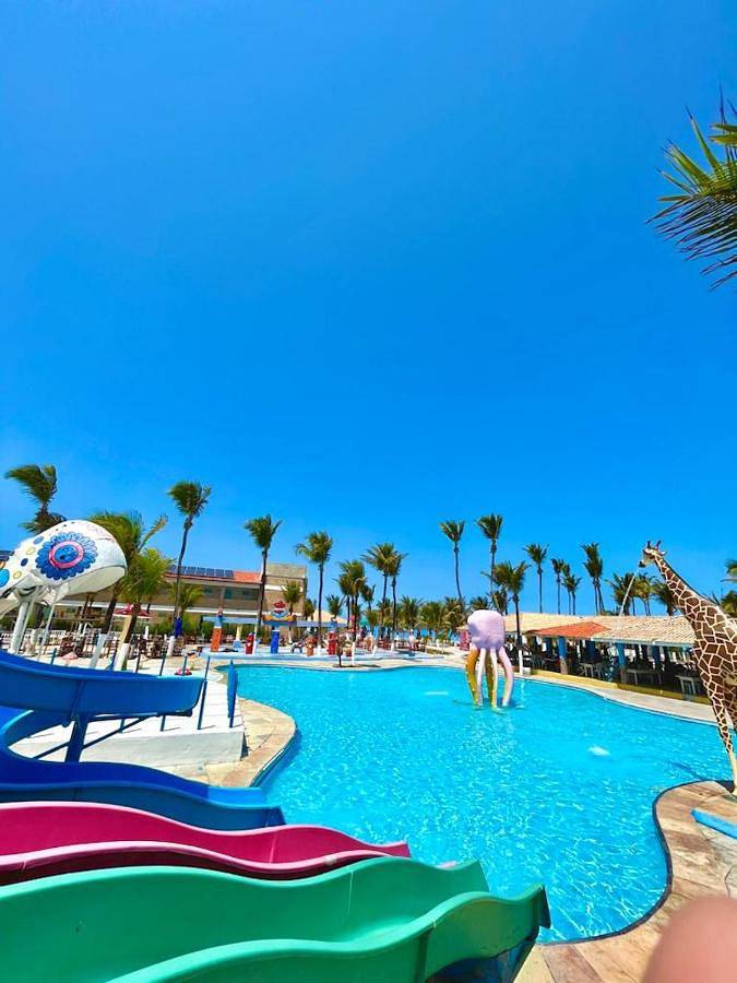 Pousadas para 3 pessoas, com piscina e jardim e ainda balcão and vista em Aquiraz