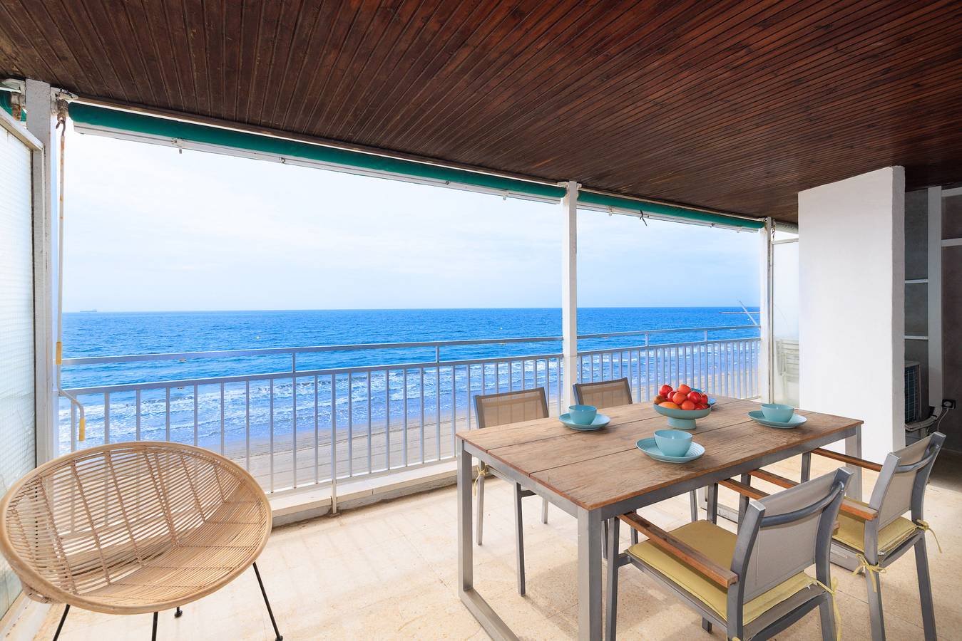 Apartamento entero, Primera línea | Vistas espectaculares al mar in La Pineda, Platja de la Pineda