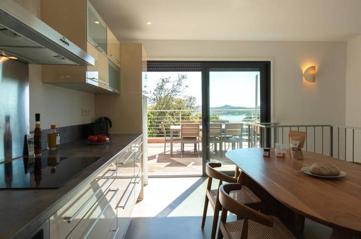 Location de vacances pour 6 personnes, avec balcon et vue dans Plage De Maora - 3