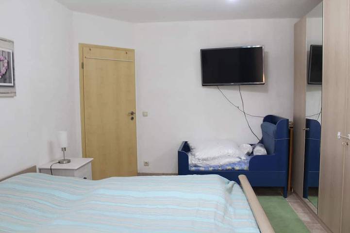Große Eg-Ferienwohnung (Haus) mit Terrasse und Carport in Hohenfelde in Hohenfelde, Südliche Ostseeküste