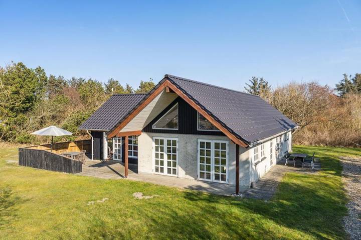 Urlaubsidylle auf Lysningen 1. Mit Wellness-Außenbereich, nahe am Strand, Natur und Gemütlichkeit in Lodbjerg Hede, Ringkøbing