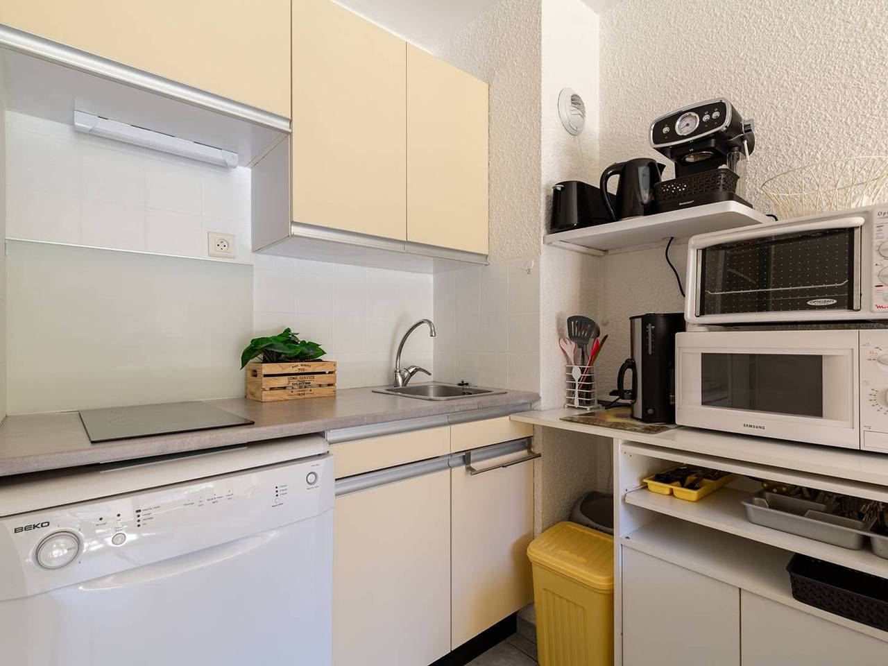 Ganze Wohnung, Gemütliche Ferienwohnung für 4 Personen im Herzen von Saint Lary mit Südbalkon und privatem Parkplatz in Saint-Lary-Soulan, Nationalpark Pyrenäen