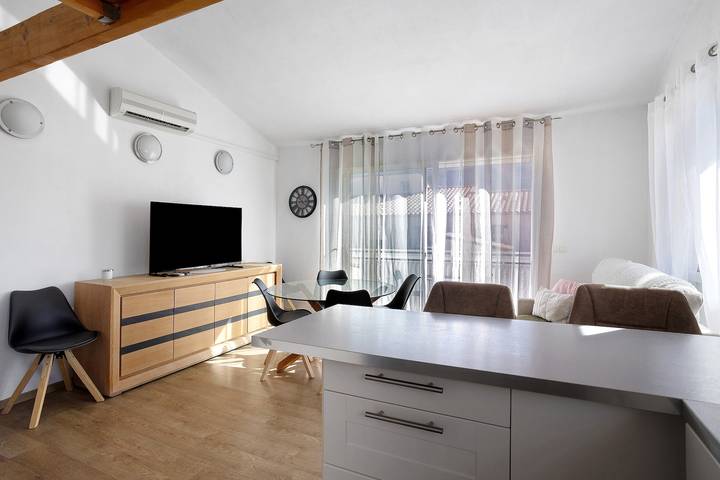 Appartement entier, Appartement 'La Salamandre' avec vue sur la montagne, Wi-Fi et climatisation in Villelongue-dels-Monts, Côte méditerranéenne (France)