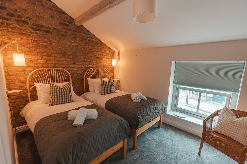 Entire apartment, Superior Apartment In the heart of Marple Bridge in Stockport, Greater Manchester