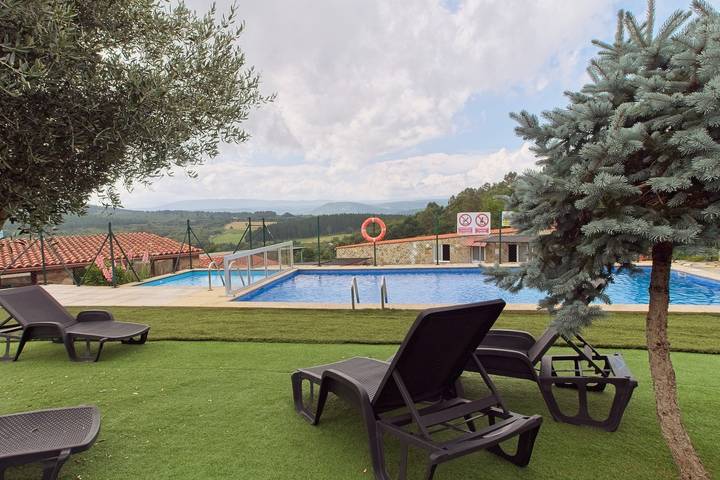 Casa rural con piscina para 8 personas, con Jardín en Provincia de Lugo - 2