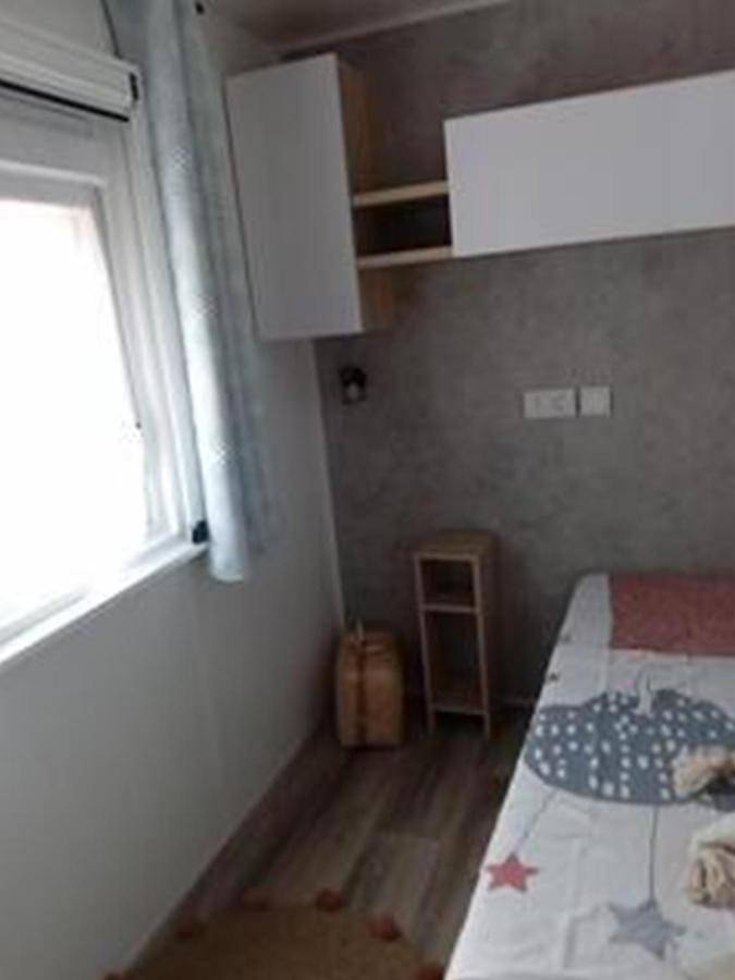 Camping pour 6 personnes, avec jacuzzi ainsi que terrasse et piscine dans Claouey - 3