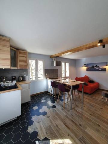 Gîte pour 2 personnes, avec vue et jardin dans Pontamafrey-Montpascal