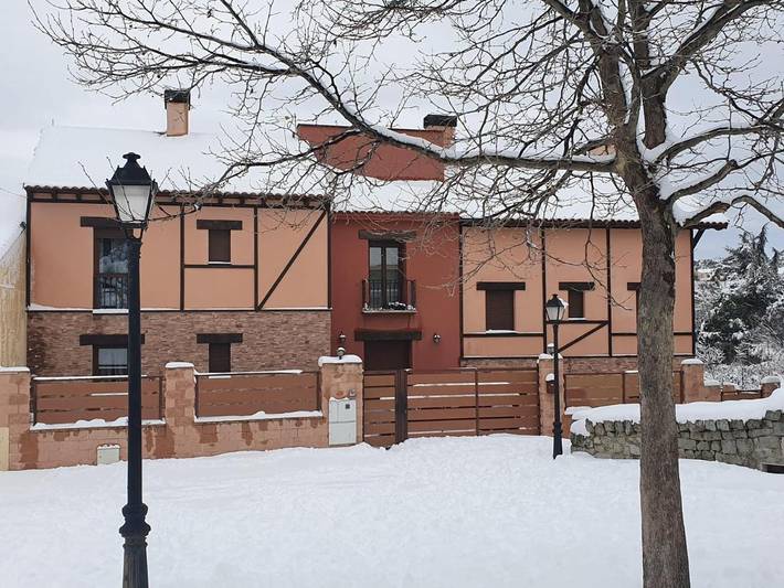 Casa de vacaciones para 25 personas, con jardín además de vistas y terraza, Se admiten mascotas - 1