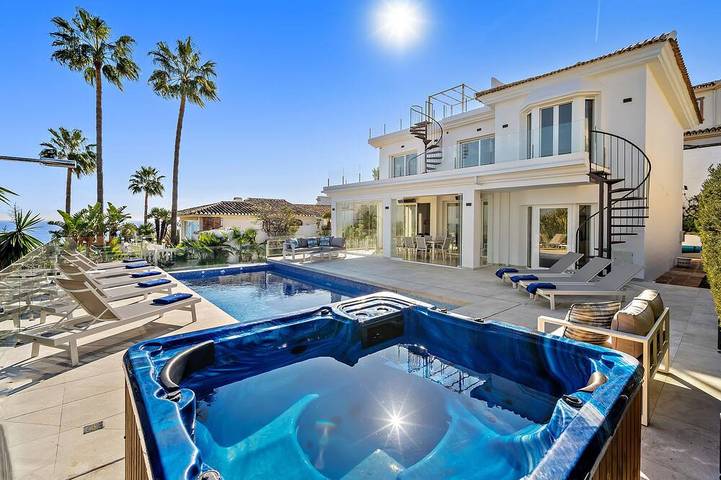 Villa for 10 people, with hot tub and balcony in La Cala de Mijas